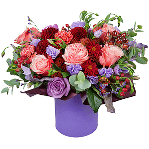 Red, Burgundy Dahlia - 6, Pink carnation - 5, Purple Lisianthus (Eustoma) - 5, Peony rose Kahala 50 cm - 11, Round flower box small , Oasis, Sedum, Hypericum, Eucalyptus Cinerea, Oak leaf, Wrapping Paper, Limonium (1 pc.)