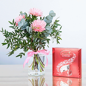 Gift set "Gerberas and chocolate sweets" with delivery Kemerovo