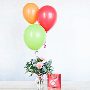 Gift set "Gerberas, sweets and balloons" with delivery Kemerovo