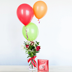 Gift set "Delicate bouquet, sweets and balloons" with delivery Kemerovo