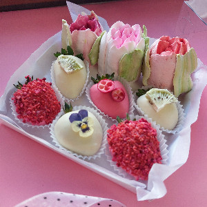 "Romance" Strawberry Set with delivery Kemerovo