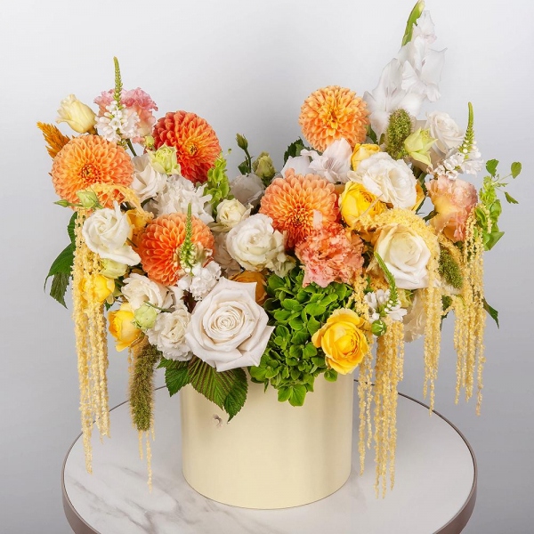 Orange Dahlia - 5, Green Hydrangea - 1, lisianthus - 4, White Gladiolus - 1, Spray rose: yellow, orange 50 cm - 8, White rose 50 cm Ecuador - 11, Round flower box medium, Oasis, Veronica spray, Astilbe, Amaranth stabilized,  Raspberry branch