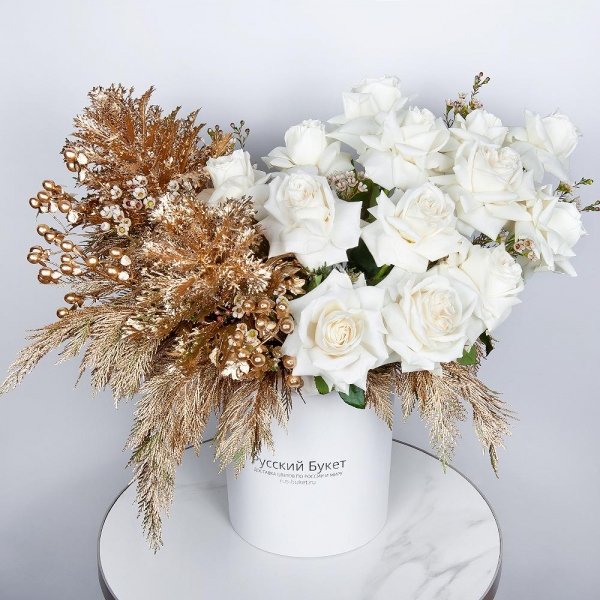 White rose 50 cm Ecuador - 17, Round flower box medium, Oasis, Waxflower (1 pc.), Hypericum, Thuja, Brassica