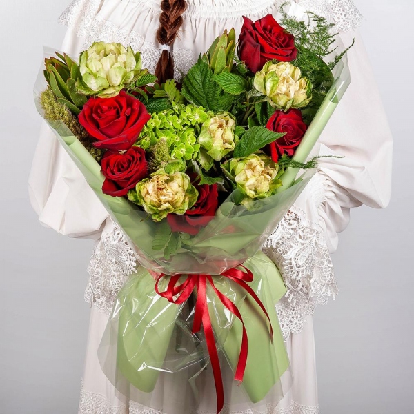 Red rose 50 cm - 8, Rose Veggie 50 cm - 7, Green Hydrangea - 1, Leukodendron, Asparagus setaceus (1 pc.),  Raspberry branch, Panicum, Wrapping Paper