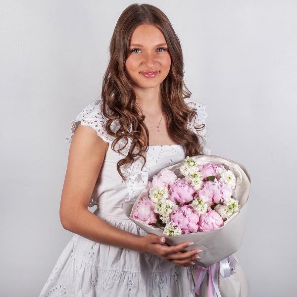 Peony pink - 7, White Matthiola - 18, Wrapping Paper