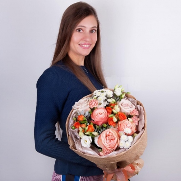Peony rose Kahala 50 cm - 3, Rose Powder 50 cm Ecuador (Quicksand, Menta) - 2, Athos poms Stallion - 2, Spray rose 50 cm (multiple small blooms on a stem) - 2, lisianthus - 1, Carnation spray - 3, Pistachio, Paper luxury, Ribbon