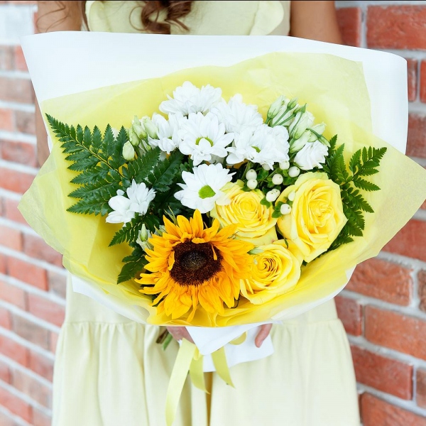 Bacardi White Spray Chrysanthemum - 2, Yellow rose 50 cm - 4, lisianthus - 1, Sunflower - 1, Fern (1 pc.), Hypericum, Wrapping Paper, Ribbon