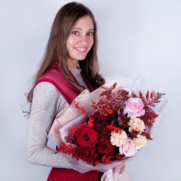 Red rose 50 cm - 1, Pink rose 50 cm - 2, Carnations - 8, Fern (1 pc.), Leukodendron, Wrapping Paper, Ribbon, Ilex