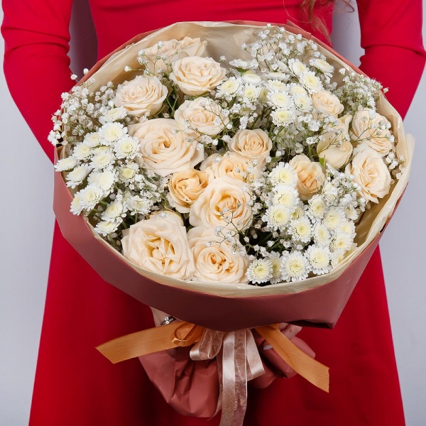 Spray rose: white, cream, light pink 50 cm - 6, Athos poms Stallion - 4, Gypsophila - 2, Wrapping Paper