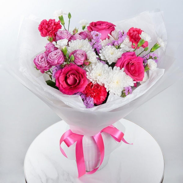 Baltica White Spray Chrysanthemum - 4, Pink rose 50 cm - 5, Peony sprayrose - 1, Pink carnation - 6, White spray carnation - 5, Pink Statice, Wrapping Paper
