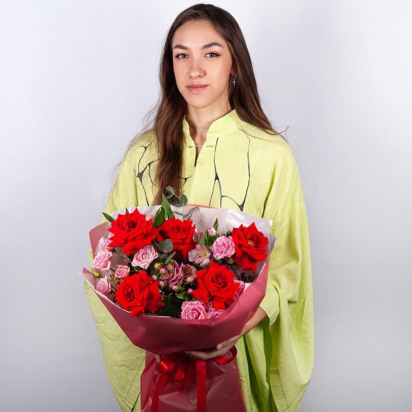 Red rose Nina 50 cm - 7, Bright pink spray rose mix, 50 cm - 2, Pink spray carnation - 1, Alstromeria white, soft pink - 6, Hypericum, Eucalyptus, Wrapping Paper