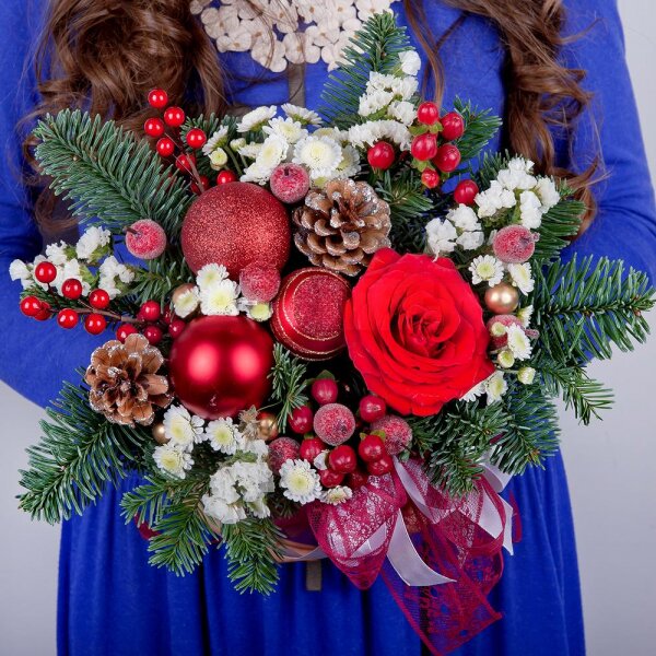 Red rose 50 cm - 3, Athos poms Stallion - 2, Ceramic pot, Oasis, Spruce branches (1pc.), Christmas decor (set), White statice, Hypericum, Ribbon